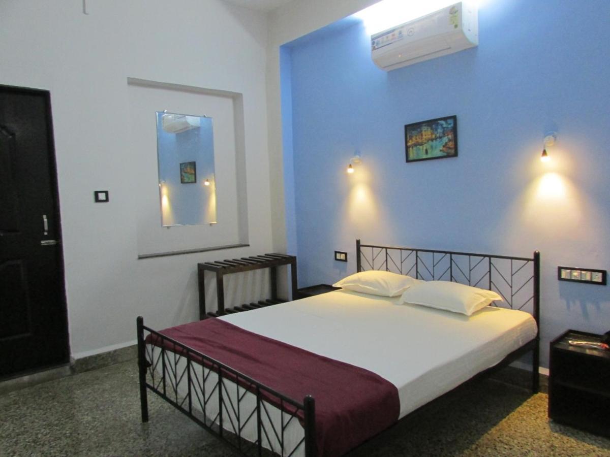 Sanrit Hotel GOA Exterior foto