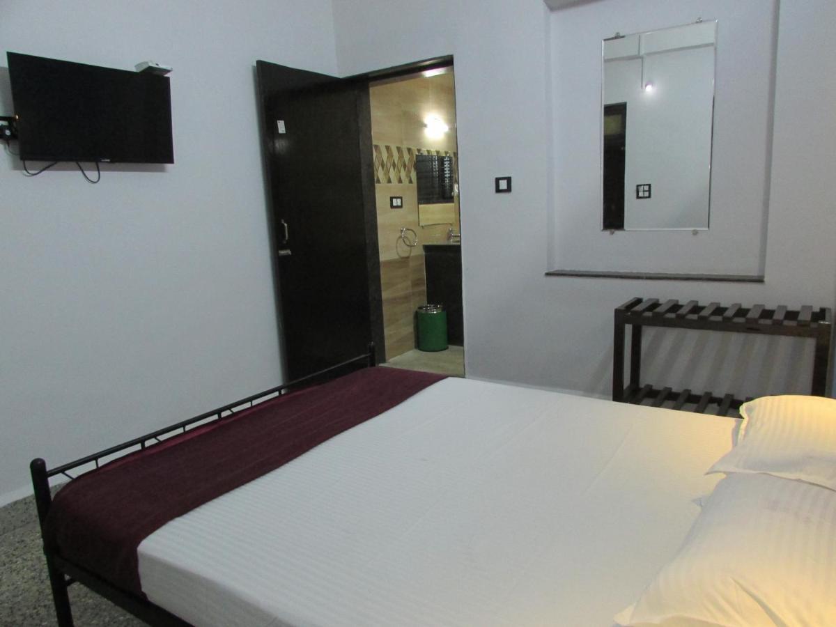 Sanrit Hotel GOA Exterior foto